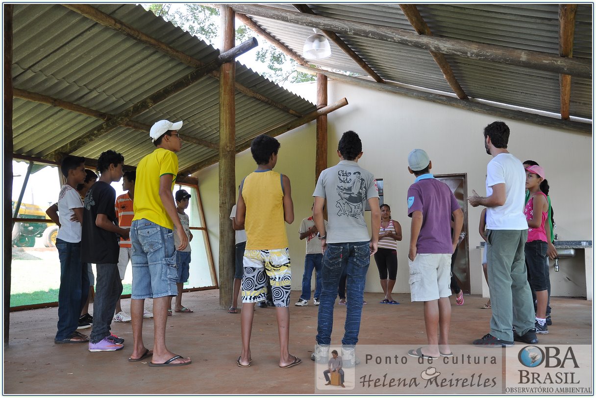 Ilustração lateral esquerda